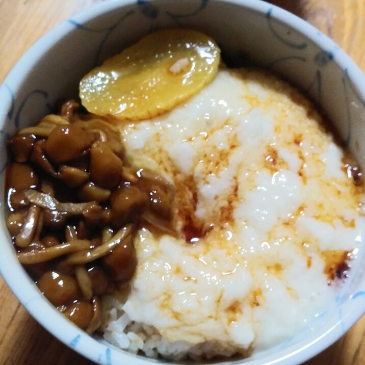 とろろなめこ丼